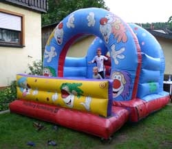 H&uuml;pfburg Clown